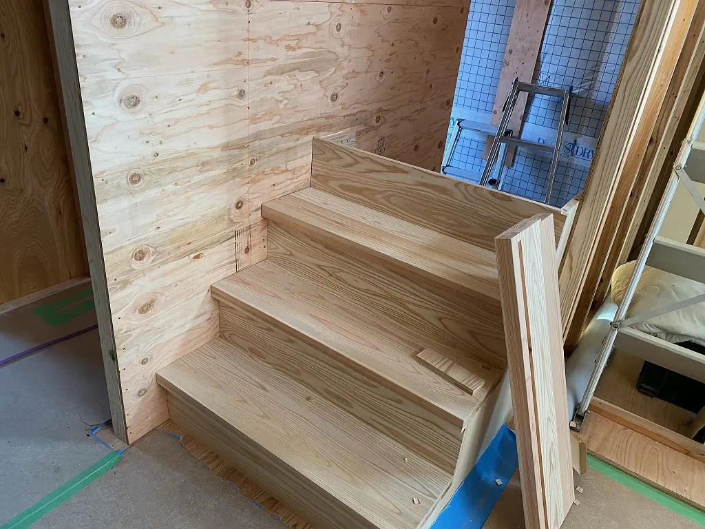 階段 木製 小屋 DIY 陳列棚 リノベーション 古民家 アトリエ 古材 - 棚 